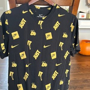 The Nike Tee shirt sleeve shirt